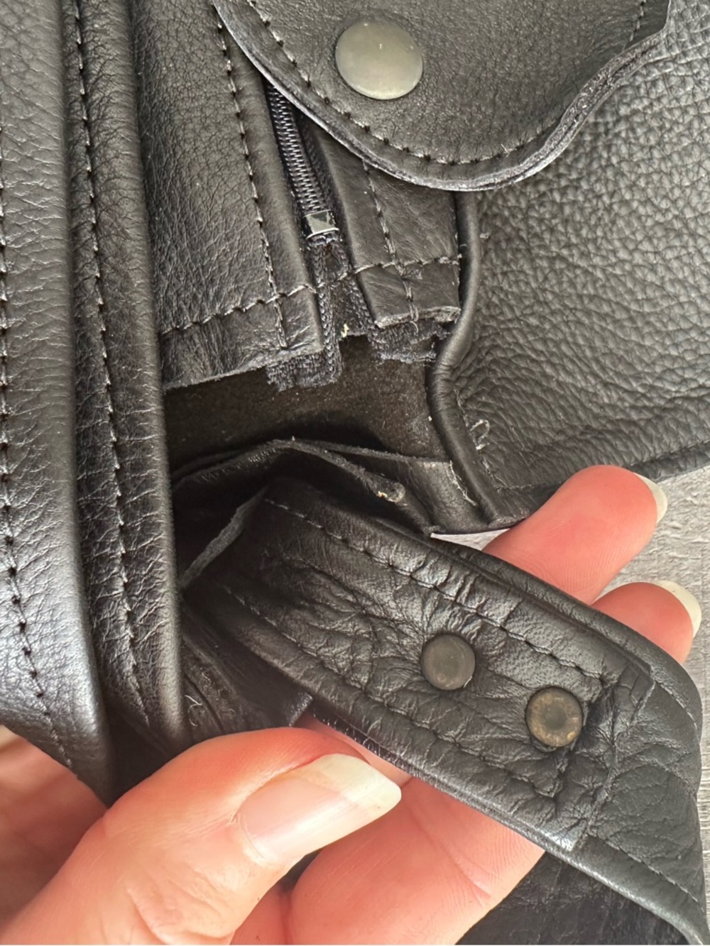 Classic Black Genuine Leather Shoulder Bag, Vintage Timeless Hand Crafted in USA - Picture 10 of 16